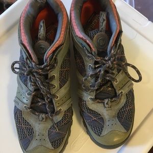 Merrell women’s hikers size 11 run a bit small